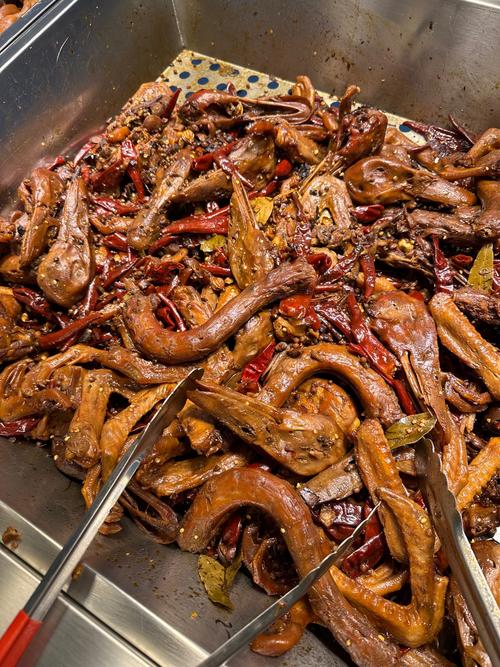 久久鸭脖做法（如何做久久鸭脖）