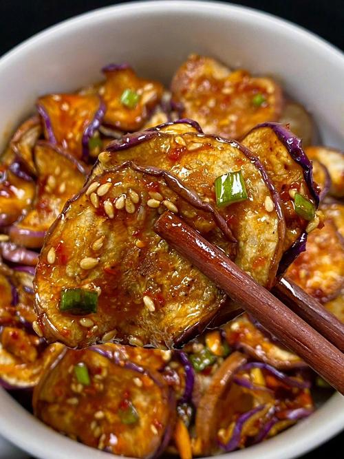 凉拌茄子的做法（茄子怎么样做好吃又简单做法）