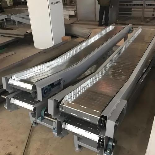 不锈钢输送机（不锈钢输送机图片）