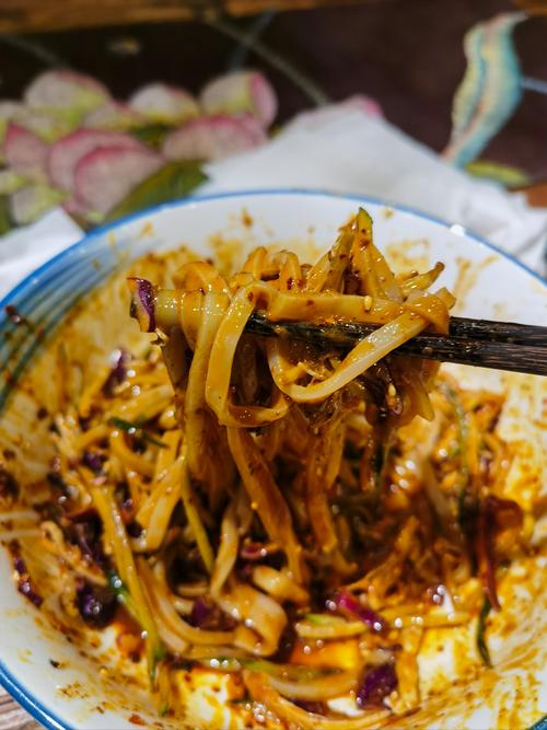 鸡丝拉皮的做法（鸡丝拉皮的做法大全）