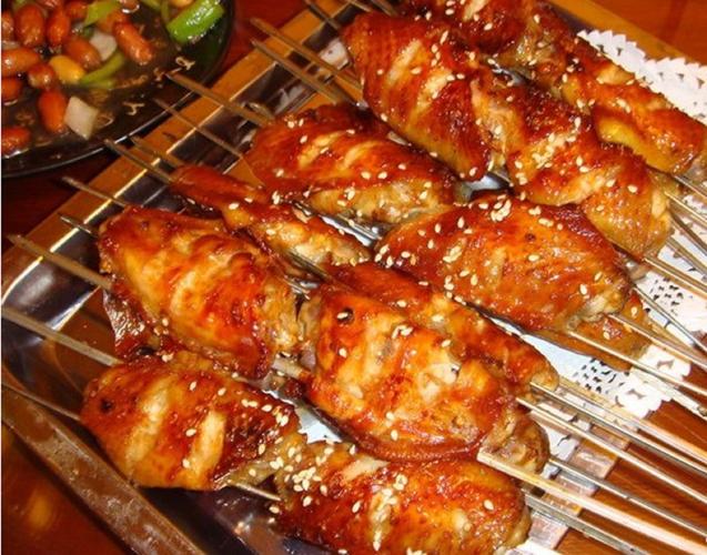 疯狂烤翅的做法（疯狂烤翅的做法及配方）