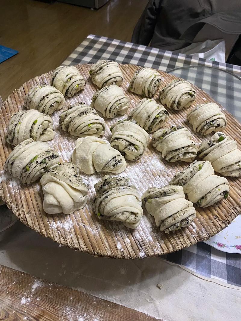 馒头花卷的做法（葱油馒头花卷的做法）