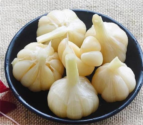 糖蒜的做法（糖蒜的做法和配方的全过程）