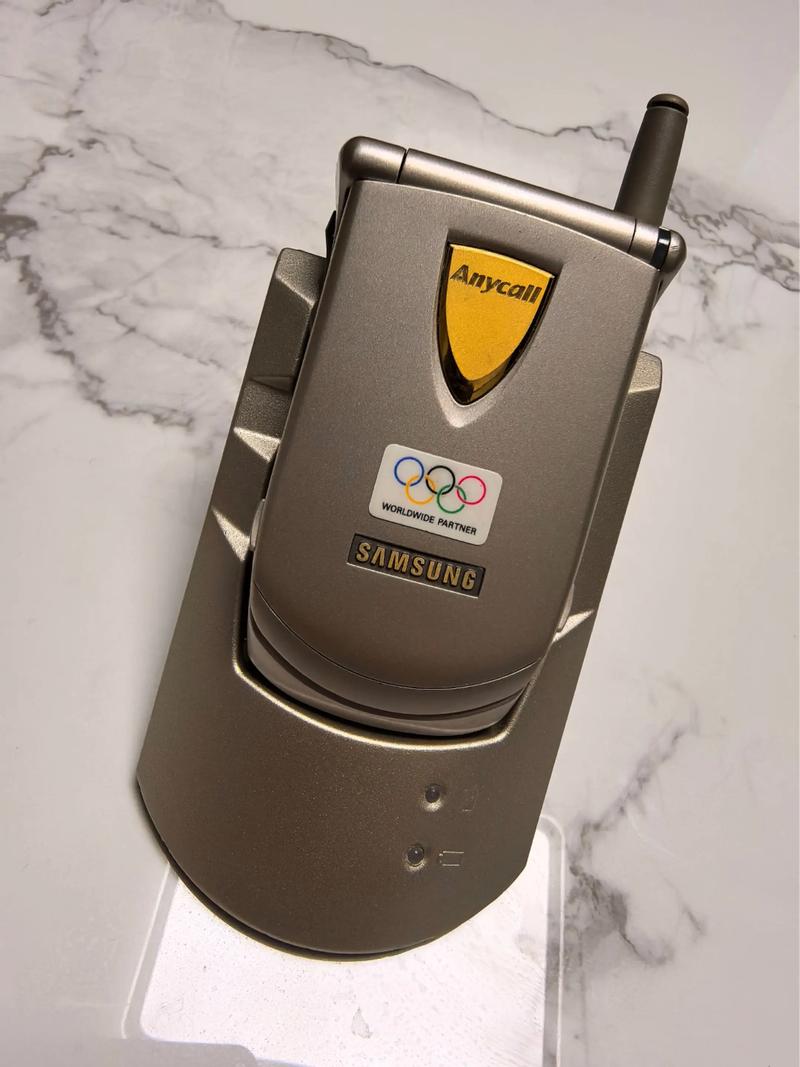 三星伯爵手机（三星伯爵手机怎么样）