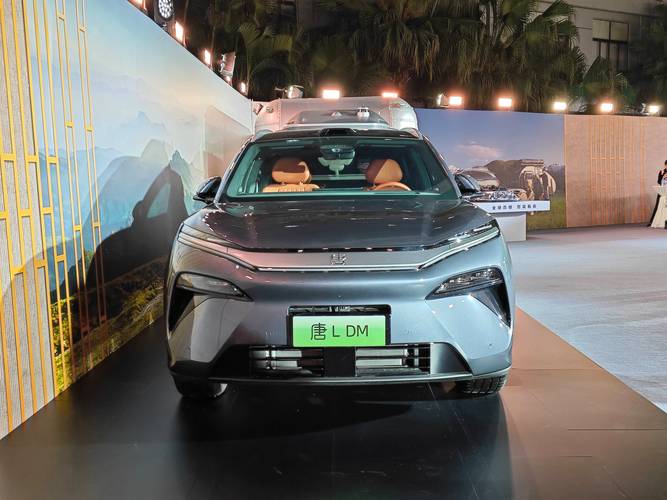 比亚迪汽车多少钱（比亚迪汽车多少钱现在价格）